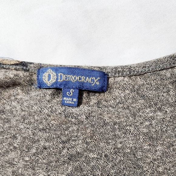 Democracy Bat Wing Crop Top Size S - Picture 4 of 8